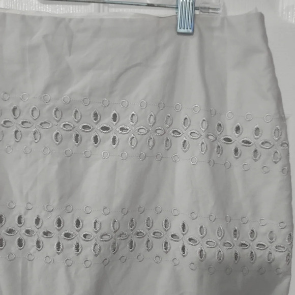 Charter Club Light Gray 100% Cotton Eyelet Pencil Skirt in Size 16 - Picture 3 of 9